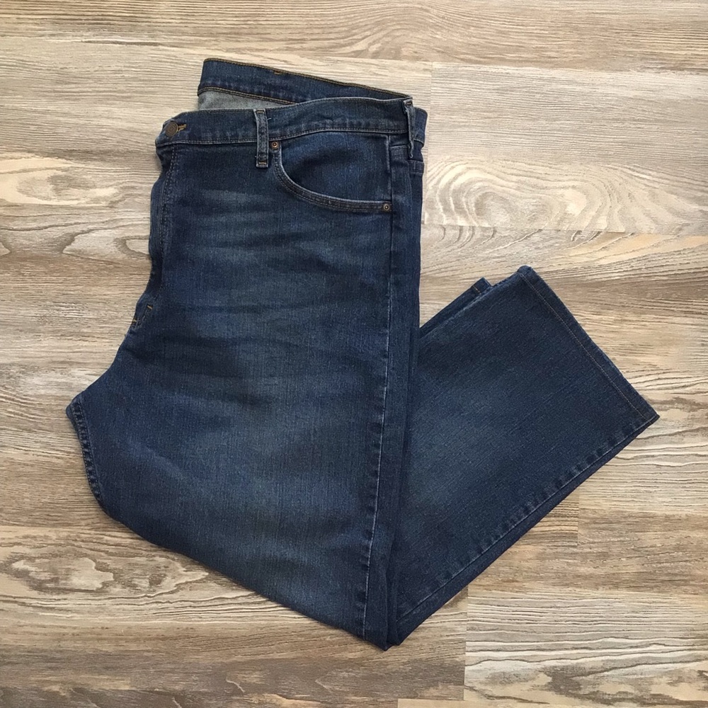 Wrangler Medium Rinse Straight Leg Jeans 42 hemmed to 27”